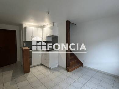 Duplex à louer 650 € 1 pièce 25,5 m² 1er étage Villejust 91140