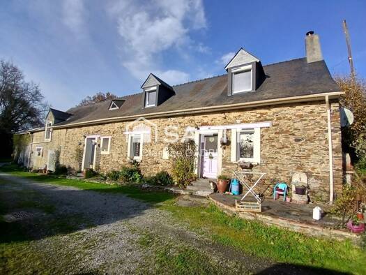 Maison à vendre 368 000 € 9 pièces 4 chambres 158 m² 85 489 m² de terrain Ombrée d'Anjou 49420