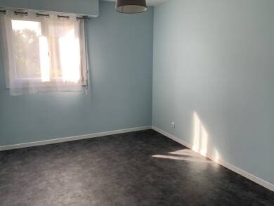 Appartement à louer 815 € 4 pièces 3 chambres 92 m² 1er étage Pontivy 56300
