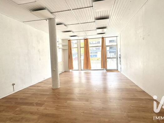 Boutique à vendre 24 500 € 1 pièce 43 m² de surface de vente Champ Paveau Tinqueux 51430