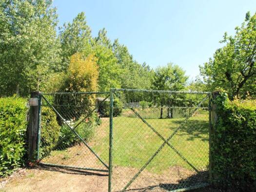 Terrain à vendre 28 600 € 10 000 m² de terrain Chire en Montreuil 86190
