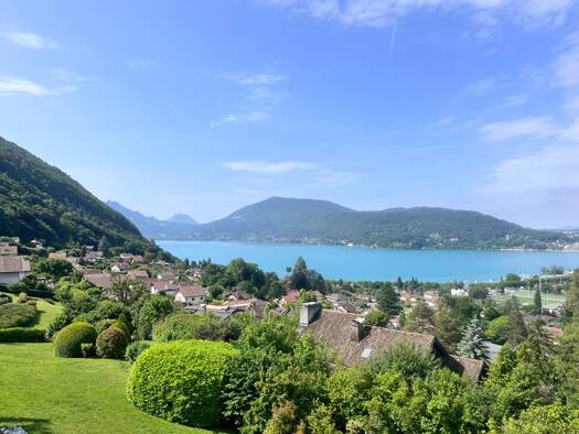 Appartement à vendre 1 768 000 € 4 pièces 3 chambres 124 m² Étage 2/2 Glaisins Annecy 74940