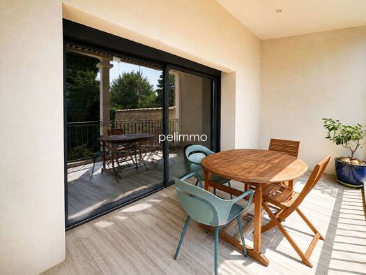 Maison à vendre 320 000 € 4 pièces 3 chambres 133 m² 9 m² de terrain Est Eyguières 13430