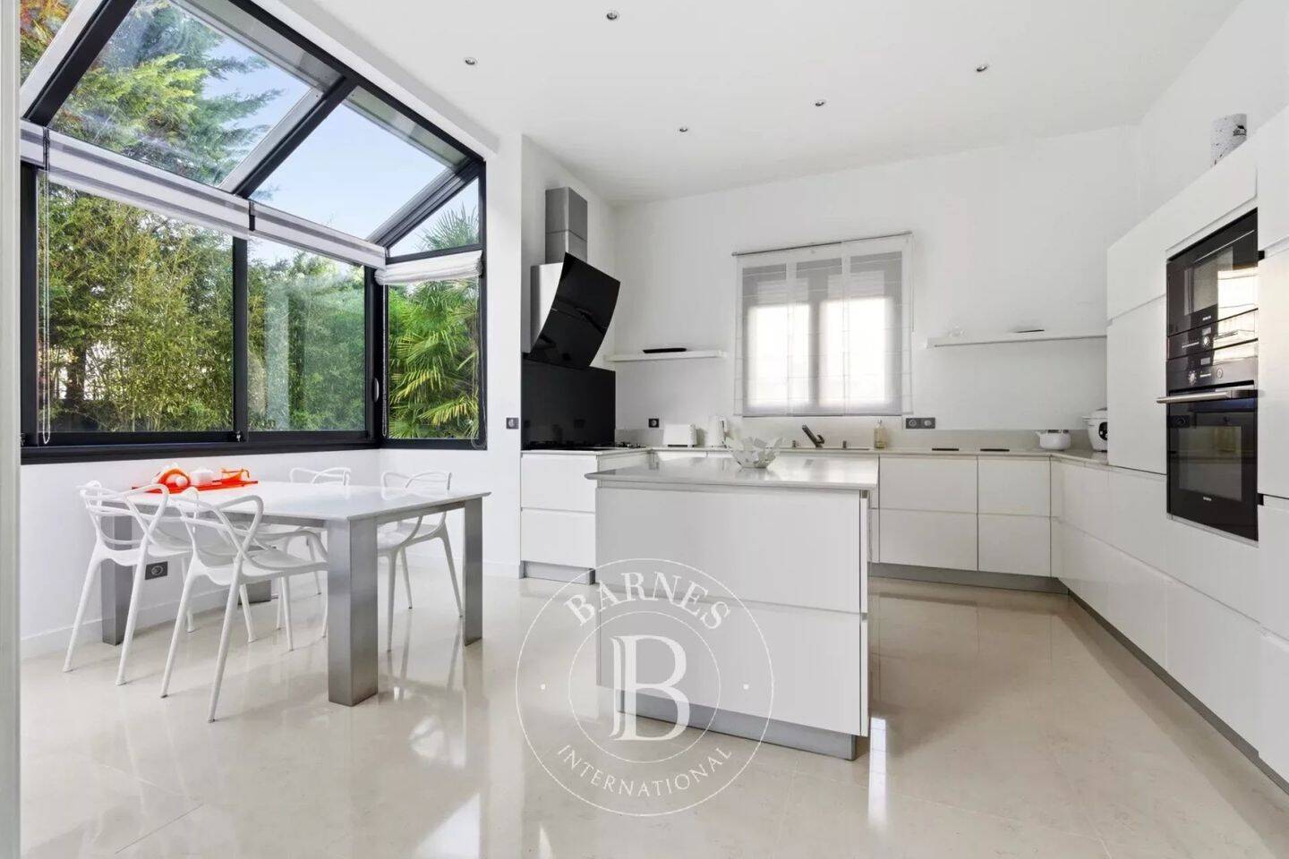 Maison à vendre, 298m², SAINT MAUR DES FOSSES