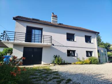 Maison à vendre 294 000 € 6 pièces 3 chambres 140 m² 577 m² de terrain Champagnole 39300