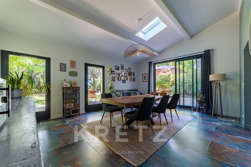 Maison à vendre, 290m², GALLARGUES LE MONTUEUX
