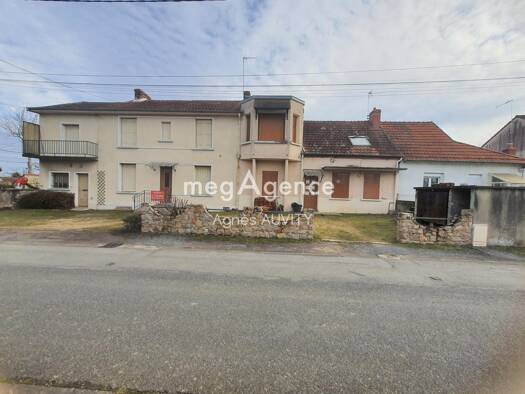 Immeuble à vendre 75 000 € 220 m² Chamblet 03170