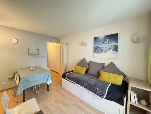 Appartement à vendre 238 000 € 3 pièces 2 chambres 30 m² RDC/3 Saint-Chaffrey 05330