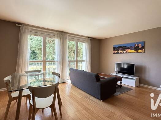Appartement à vendre 239 900 € 4 pièces 3 chambres 76,88 m² RDC/4 Les Près Montigny-le-Bretonneux 78180