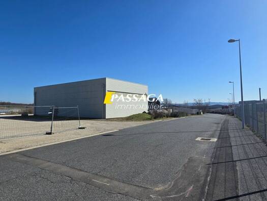 Local commercial à louer 1 260 € 276 m² de surface de vente La Loubière 12740