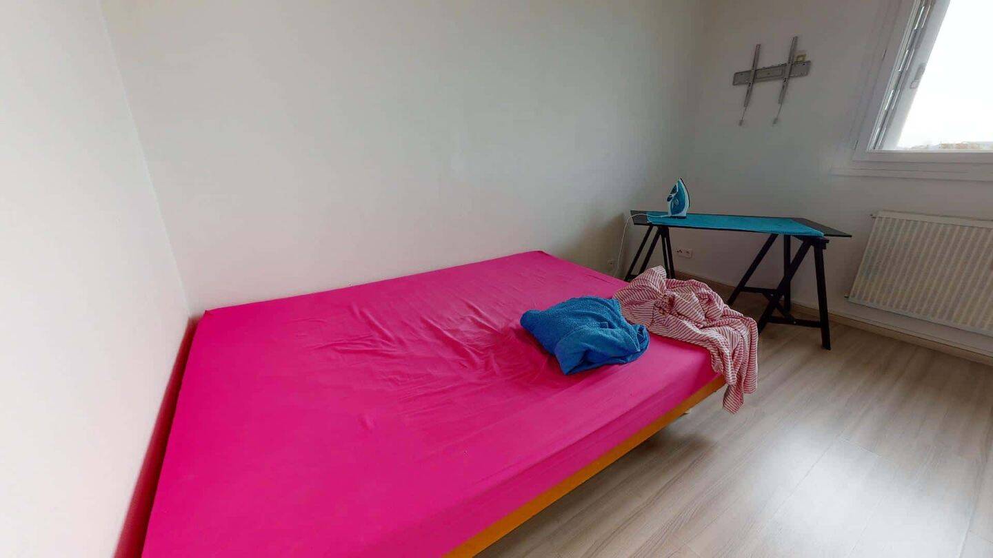 Room in Rue Lafayette, Dijon for 72 m² with 2 bedrooms - Colocat — 2