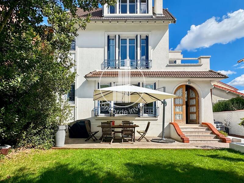 Maison à vendre, 247m², BOIS COLOMBES