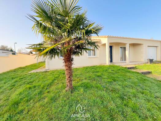 Maison de plain-pied à vendre 259 000 € 4 pièces 3 chambres 95 m² 574 m² de terrain Bessines 79000