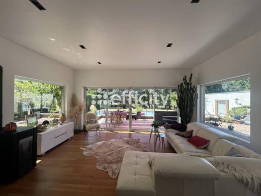 Maison à vendre 575 000 € 9 pièces 4 chambres 270 m² 5 650 m² de terrain Commelle-Vernay 42120