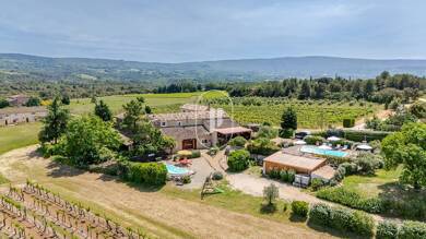 Maison à vendre 1 090 000 € 9 chambres 360 m² 3 144 m² de terrain Gargas 84400