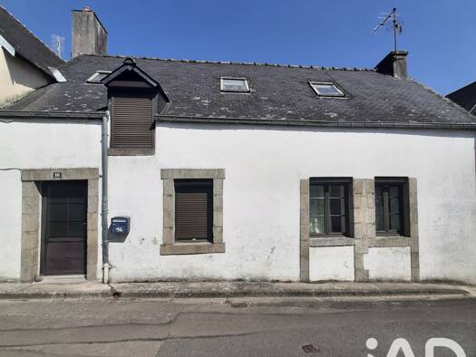Maison de ville à vendre 106 000 € 3 pièces 2 chambres 70 m² 153 m² de terrain Nord Carhaix-Plouguer 29270