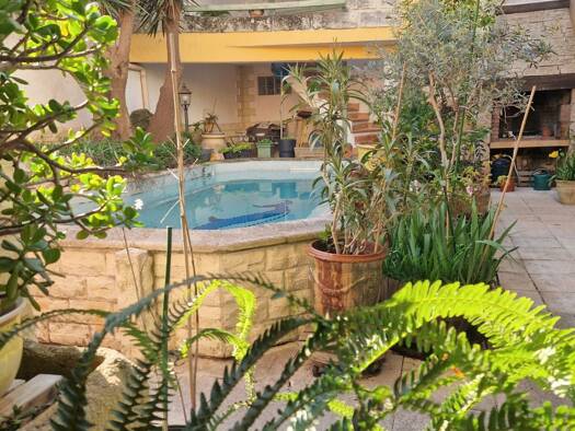 Appartement en viager occupé Bouquet 120 000 € 6 pièces 4 chambres 119,5 m² RDC/1 Aigues-Mortes 30220