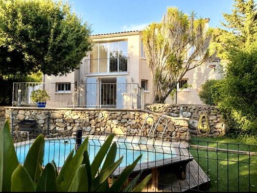 Maison à vendre 696 000 € 6 pièces 4 chambres 124,2 m² 1 105 m² de terrain Tante Victoire Six-Fours-les-Plages 83140