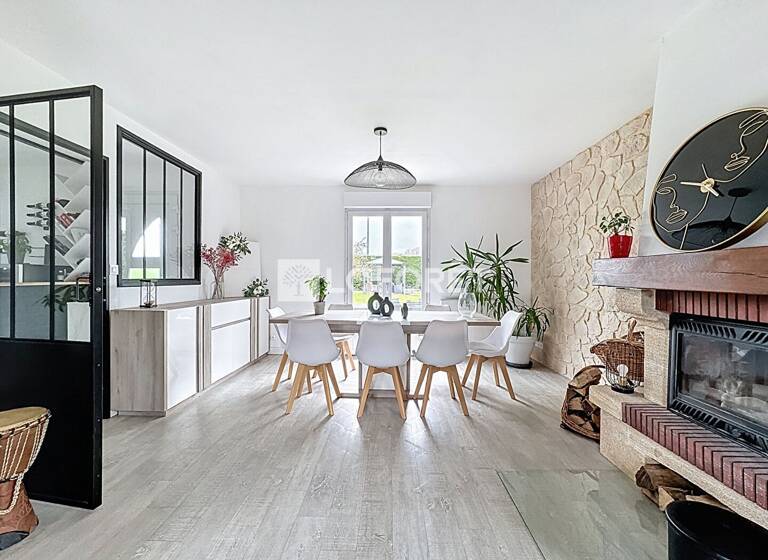 Maison à vendre 285 000 € 4 pièces 3<br/>chambres 90 m²<br/>superficie 681 m²<br/>terrain Hermanville sur Mer 14880
