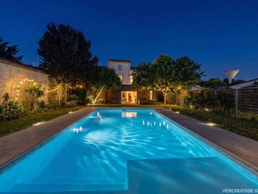 Maison à vendre 479 000 € 8 pièces 6 chambres 175,03 m² 693 m² de terrain Centre Castelginest 31780