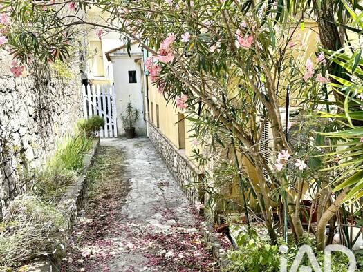 Maison à vendre 299 000 € 4 pièces 2 chambres 68 m² 90 m² de terrain Châteauneuf-Grasse 06740