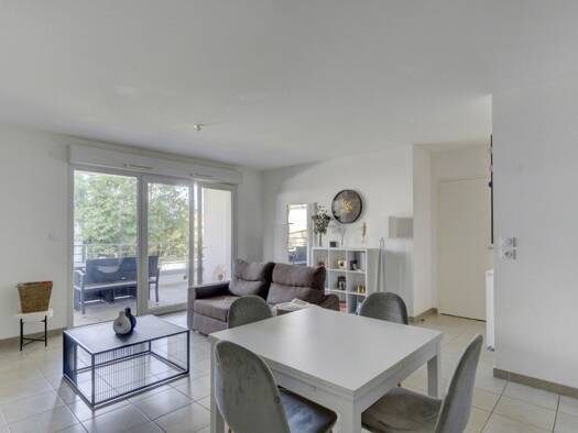 Appartement à vendre 199 700 € 3 pièces 2 chambres 67,9 m² Étage 1/2 Les Sorinières 44840
