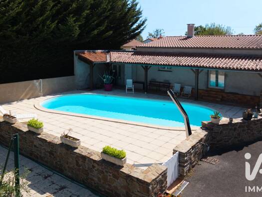 Maison à vendre 320 000 € 6 pièces 4 chambres 161 m² 1 524 m² de terrain Montrevault-sur-Èvre 49110