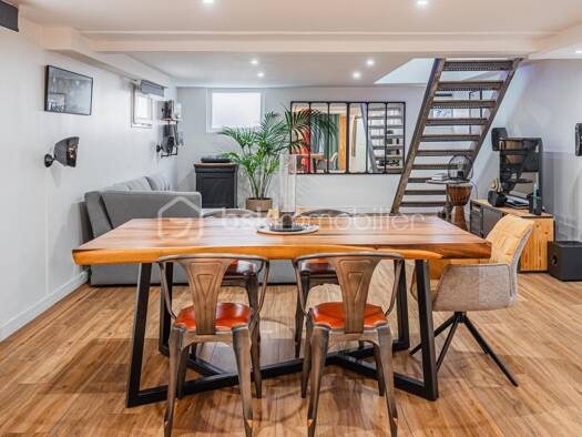 Duplex à vendre 269 000 € 3 pièces 2 chambres 104 m² RDC/1 Centre-Stade Chambéry 73000