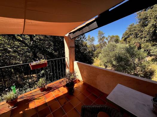 Maison de plain-pied à vendre 330 000 € 4 pièces 3 chambres 90 m² 2 520 m² de terrain Sud Vidauban 83550