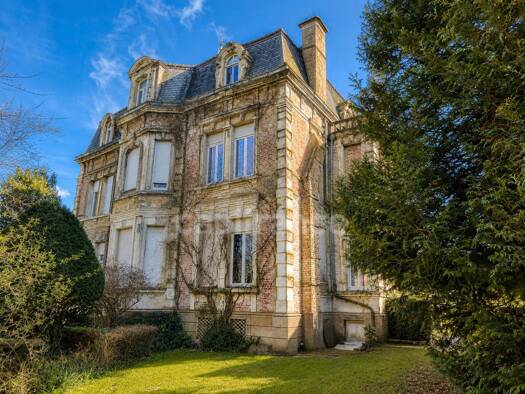 Maison à vendre 281 000 € 8 pièces 4 chambres 291 m² 4 785 m² de terrain Lumbres 62380