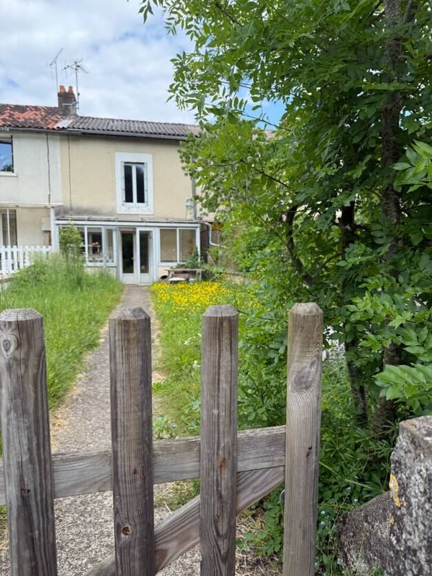 Maison à vendre 134 000 € 2 pièces 1 chambre 61 m² 233 m² de terrain Liguge 86240