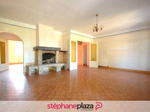 Maison à vendre 163 000 € 5 pièces 4 chambres 137 m² Piolenc 84420