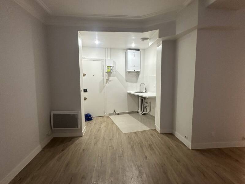 Maison à louer, 26m², PARIS 18E