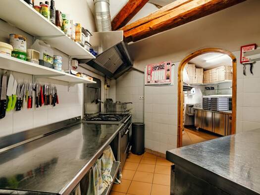 Local commercial à vendre 241 000 € 195 m² de surface de vente Saint-Laurent-en-Royans 26190