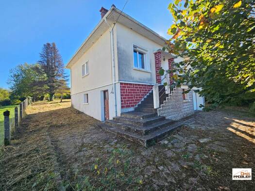 Maison à vendre 99 000 € 4 pièces 2 chambres 90 m² 968 m² de terrain Châteauneuf-la-Forêt 87130