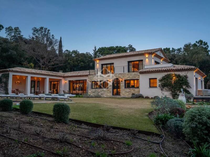 Maison à vendre, 352m², LA CROIX VALMER