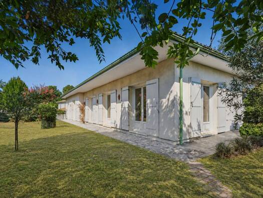 Maison de plain-pied à vendre 499 000 € 5 pièces 3 chambres 223 m² 1 830 m² de terrain Sud Léognan 33850