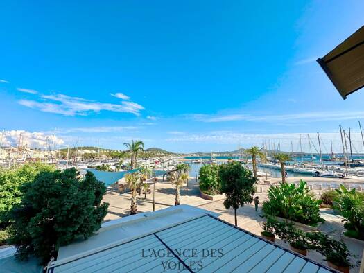 Appartement à vendre 1 100 000 € 3 pièces 2 chambres 54 m² 1er étage Centre Ville Sanary-sur-Mer 83110