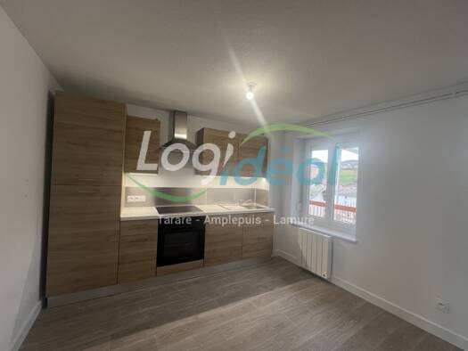 Appartement à louer 550 € 4 pièces 3 chambres 78 m² Étage 3/3 Cublize 69550