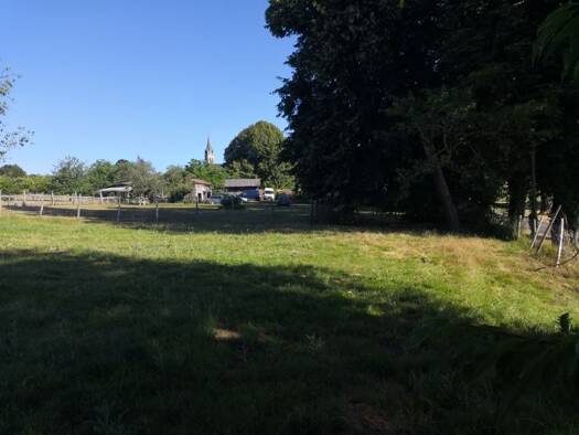 Terrain constructible à vendre 15 000 € 1 027 m² de terrain Lanouaille 24270