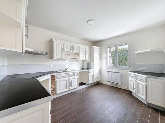 Maison à louer 1 280 € 6 pièces 5 chambres 120,5 m² Caserne Brive-la-Gaillarde 19100