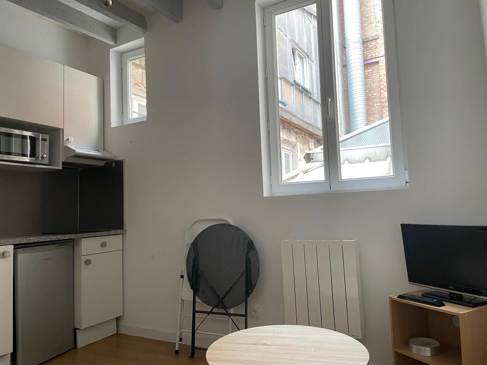 Maison à louer, 13m², LEVALLOIS PERRET