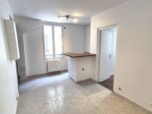 Appartement à vendre 235 000 € 2 pièces 1 chambre 23,55 m² RDC Legendre-Lévis Paris 17ème arrondissement 75017