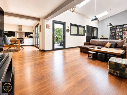 Loft à vendre 750 000 € 6 pièces 3 chambres 145 m² 1 étages Plateau Nanterre 92000