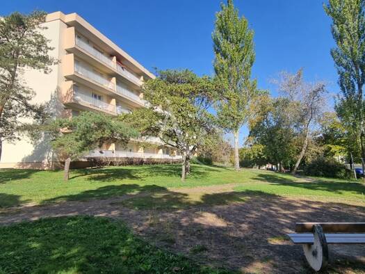 Appartement à louer 650 € 3 pièces 2 chambres 76 m² RDC/4 Cabochon Quiniere Blois 41000