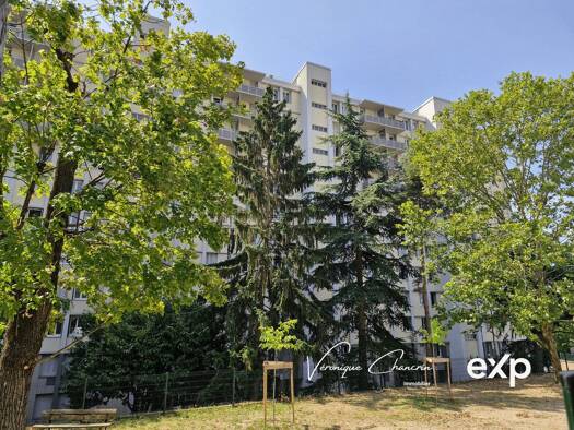 Appartement à vendre 155 000 € 4 pièces 2 chambres 65,15 m² Étage 2/11 Le Confluent La Mulatière 69350