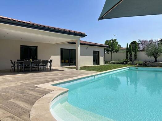 Maison de plain-pied à vendre 389 000 € 3 pièces 2 chambres 111 m² 683 m² de terrain Nord Boutheon Plaine Andrézieux-Bouthéon 42160