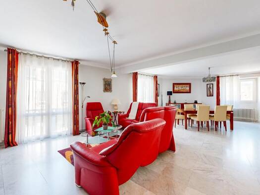 Duplex à vendre 250 000 € 6 pièces 5 chambres 168 m² Étage 1/2 Zone Urbaine Questembert 56230