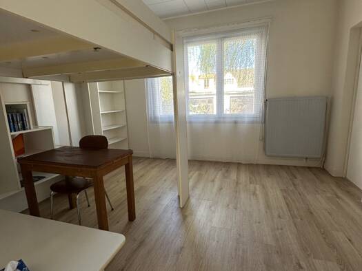 Studio à louer 665 € 1 pièce 26,5 m² RDC Les Clayes-sous-Bois 78340