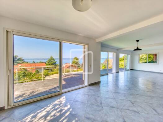 Villa à vendre 749 000 € 5 pièces 4 chambres 154 m² 1 560 m² de terrain Lugrin 74500
